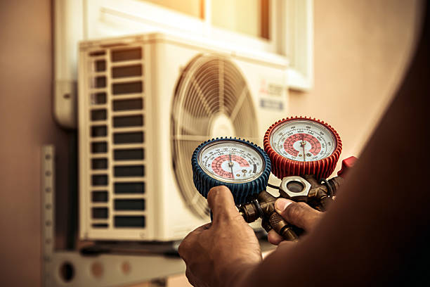 Professional Hvac technician working in Lake Geneva, WI